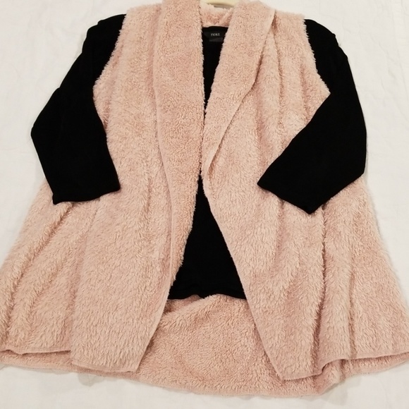 New Directions Jackets & Blazers - New Directions XL Pale Pink Fuzzy Vest Shrug NWT